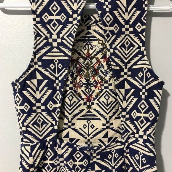 ASTR Tribal print sleeveless embroidered dress S - Picture 4 of 7